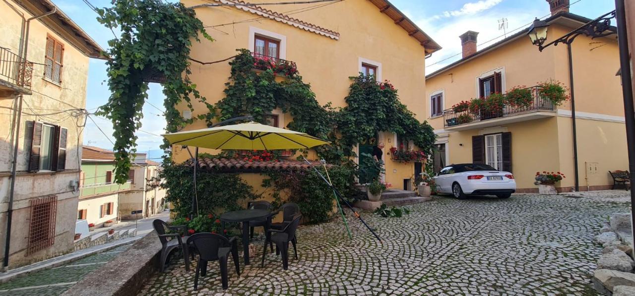 Scaccia Pensieri Vila Cerchio Exterior foto