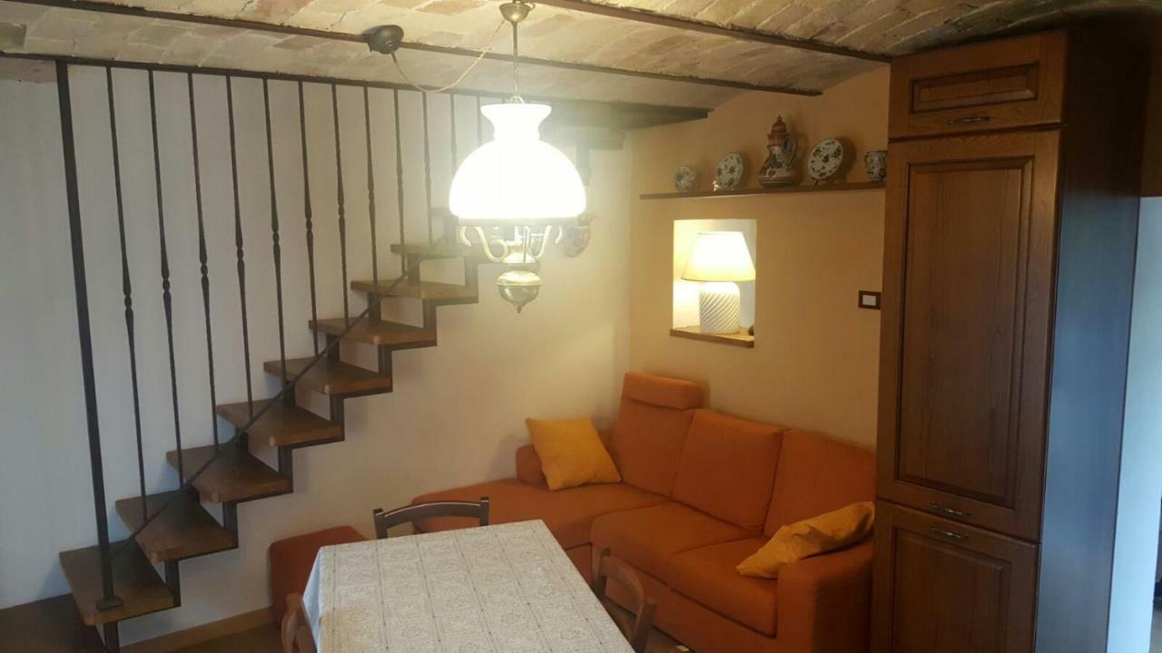 Scaccia Pensieri Vila Cerchio Exterior foto