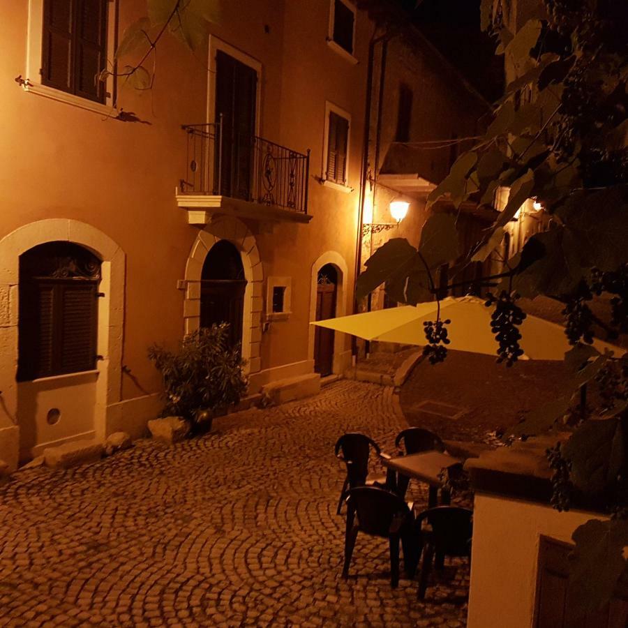 Scaccia Pensieri Vila Cerchio Exterior foto
