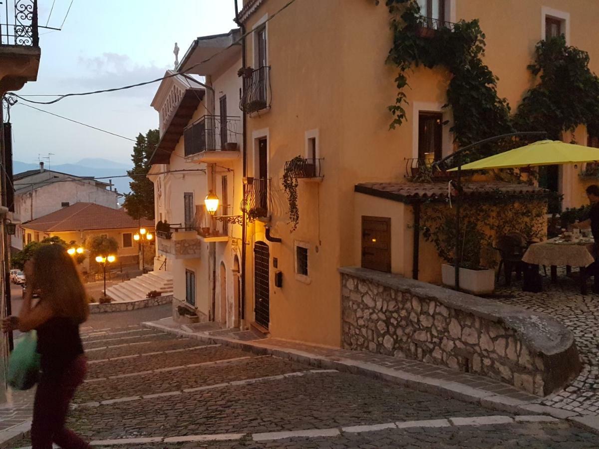 Scaccia Pensieri Vila Cerchio Exterior foto