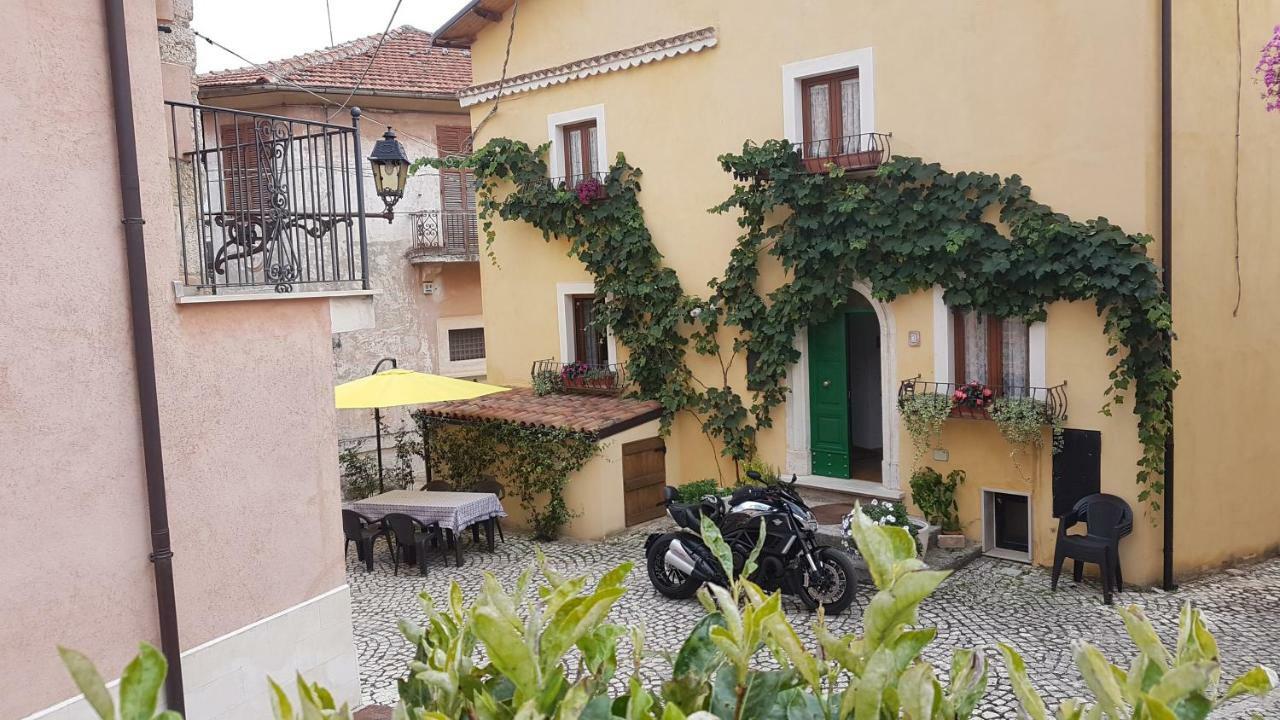Scaccia Pensieri Vila Cerchio Exterior foto