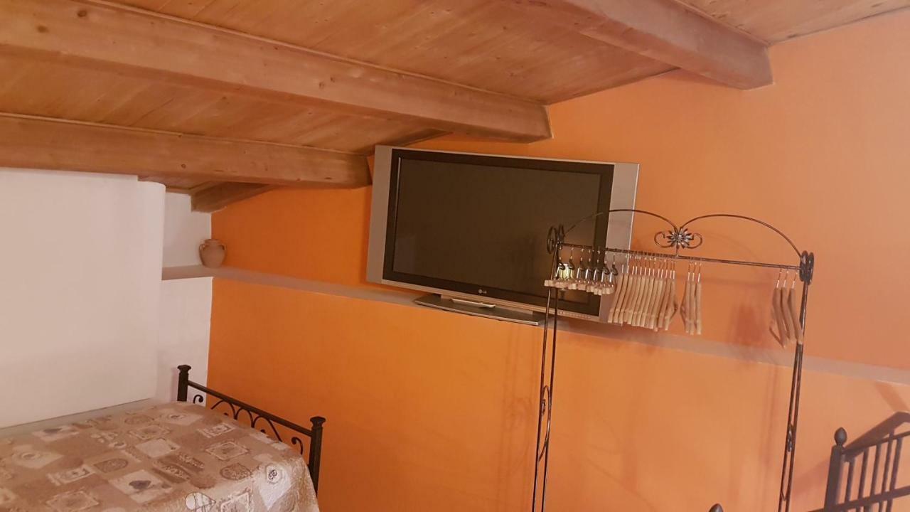 Scaccia Pensieri Vila Cerchio Exterior foto