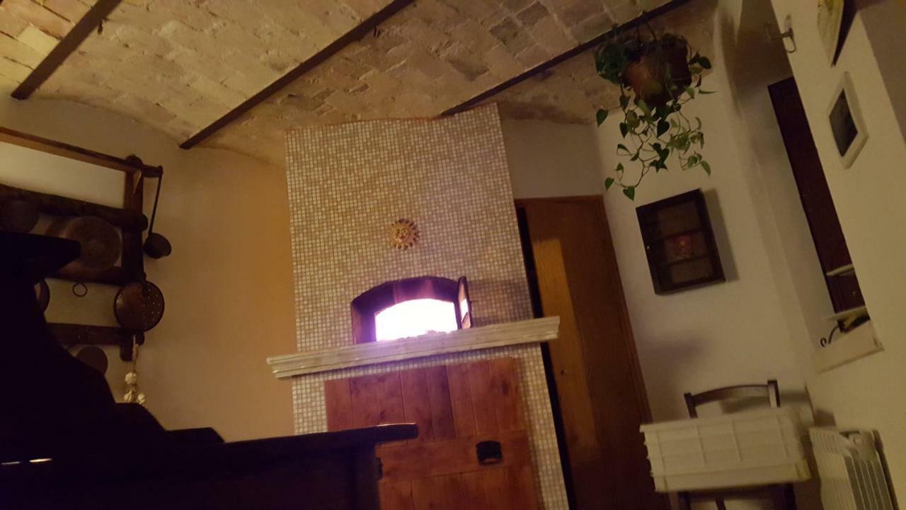 Scaccia Pensieri Vila Cerchio Exterior foto