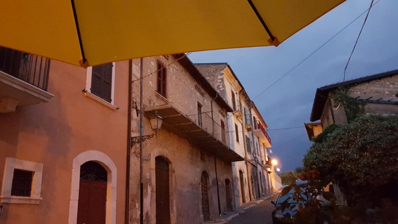 Scaccia Pensieri Vila Cerchio Exterior foto